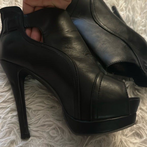 Never worn peep toe stilettos with cut outs. - Picture 1 of 4